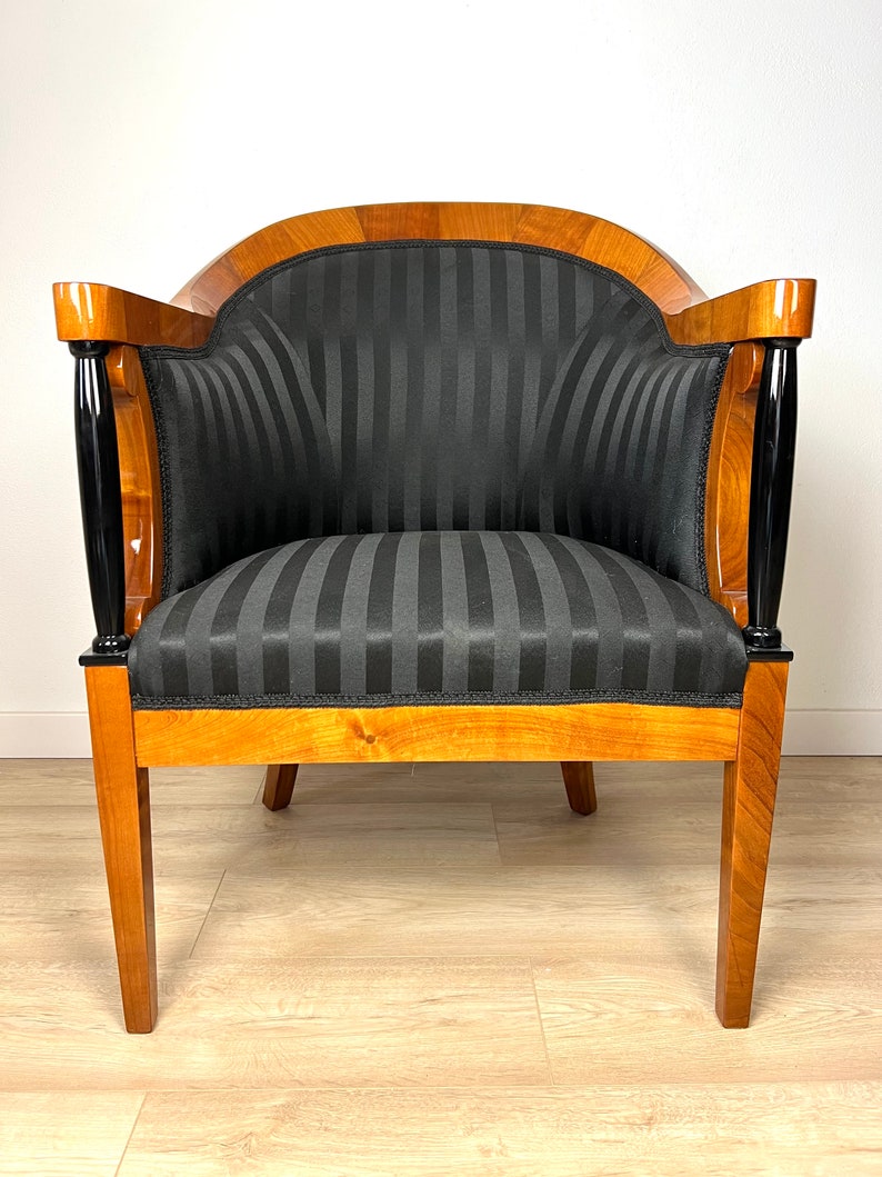 Fauteuil Bergère élégant avec colonnes noires Chaise Biedermeier de Retroles Fabricant de meubles anciens sur mesure image 3