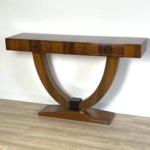Art Deco Console van notenhout - Elegant en luxueus van RETROLES - een fabrikant van gestileerde meubels
