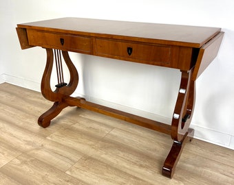 Elegante mesa consola Biedermeier "Lira" de Retroles: combinación de elegancia y funcionalidad