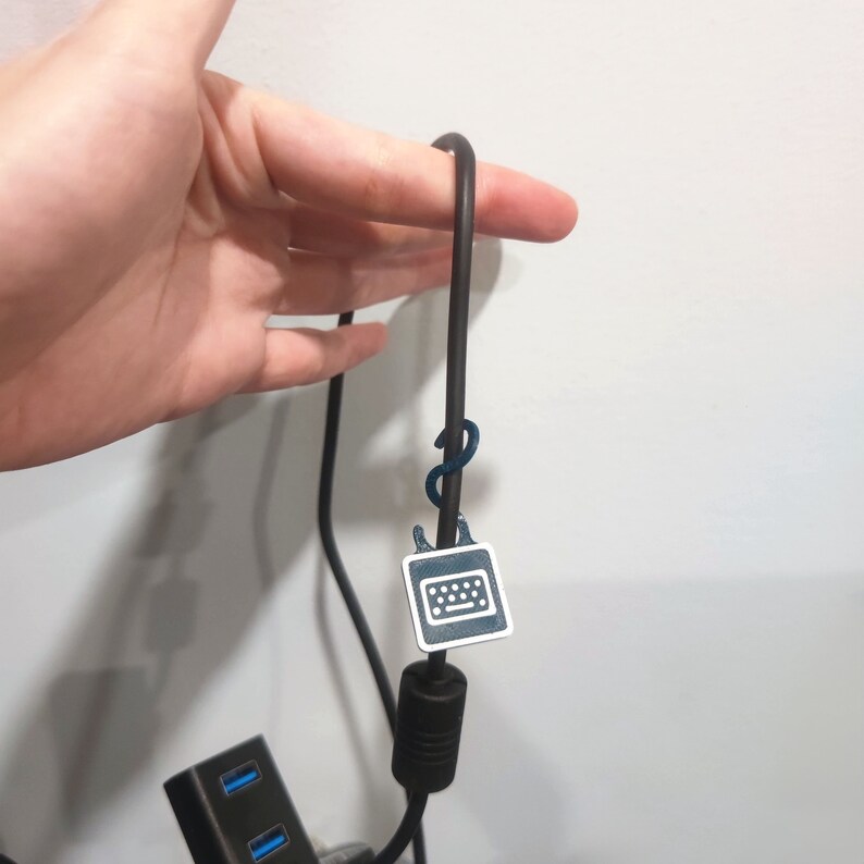 Customizable 3D Printed Cable Labels Easily Identify Cables for TV