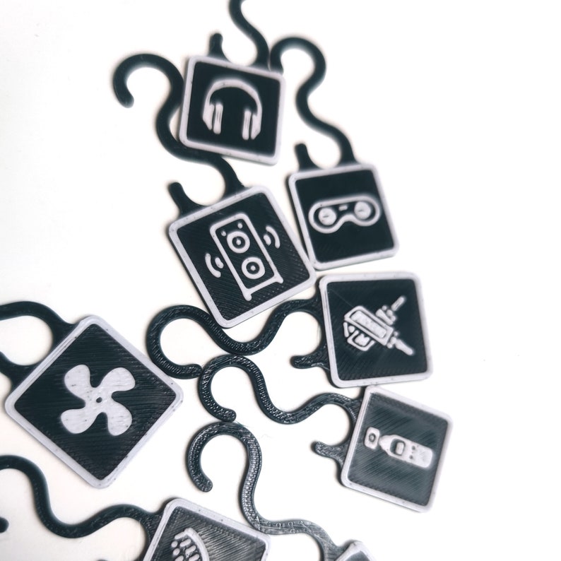 Customizable 3D Printed Cable Labels Easily Identify Cables for TV