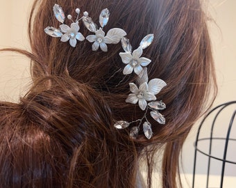 Boho white Flower Hair Comb, Wedding Flower pearls Hair Pins, White Bridal Hair Piece, Floral Hair Accessory, Flower Girl, Bridal Hair Clip