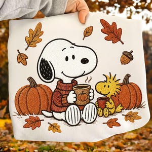 Snoopy Herbst Faux Stickerei PNG, Gemütlicher Herbst Kürbis Kaffee Gestickter Look, Herbst Erntedank Sublimation Digitaler Download PNG