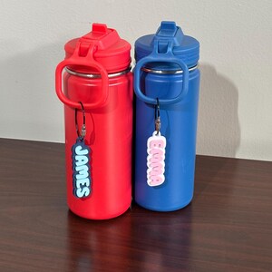 Étiquette personnalisée pour bouteille d'eau | Porte-clés personnalisé lettre majuscule | Porte-nom pour sac à dos et cartable | Étiquette pour sac à langer | Porte-clés boîte à lunch