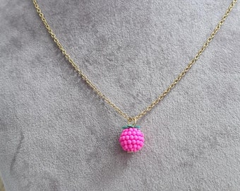 Collier acier inoxydable doré avec pendentif framboise