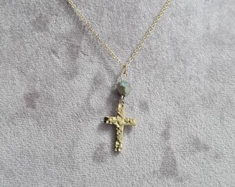 Collier acier inoxydable doré avec pendentif croix et pierre naturelle