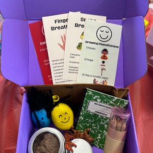 Kinetic Sand Sensory Kit, Princess Mini Sand Play Kit, Mindfulness Kit for  Kids, Stress Relief for Kids, Kids Sensory Play, Gift for Girls 