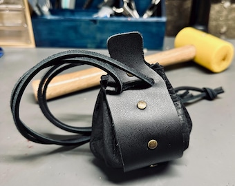 Borsa in pelle semplice - Nera | Custodia in pelle fatta a mano per dadi o monete | Accessorio per giochi di ruolo o LARP