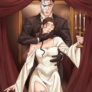 Może przedstawiać: Ilustracja mężczyzny w smokingu i masce trzymającego kobietę w białej sukni. Kobieta trzyma świecznik ze świecami. Tło przedstawia czerwone zasłony i oprawiony obraz.