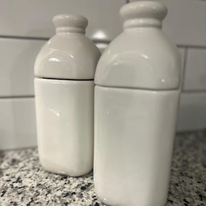 Milk Jug shape Resealable Ceramic Set Bay Island and Modern Gourmet Foods Canister White Ceramic Storage Bottle with sealable lids