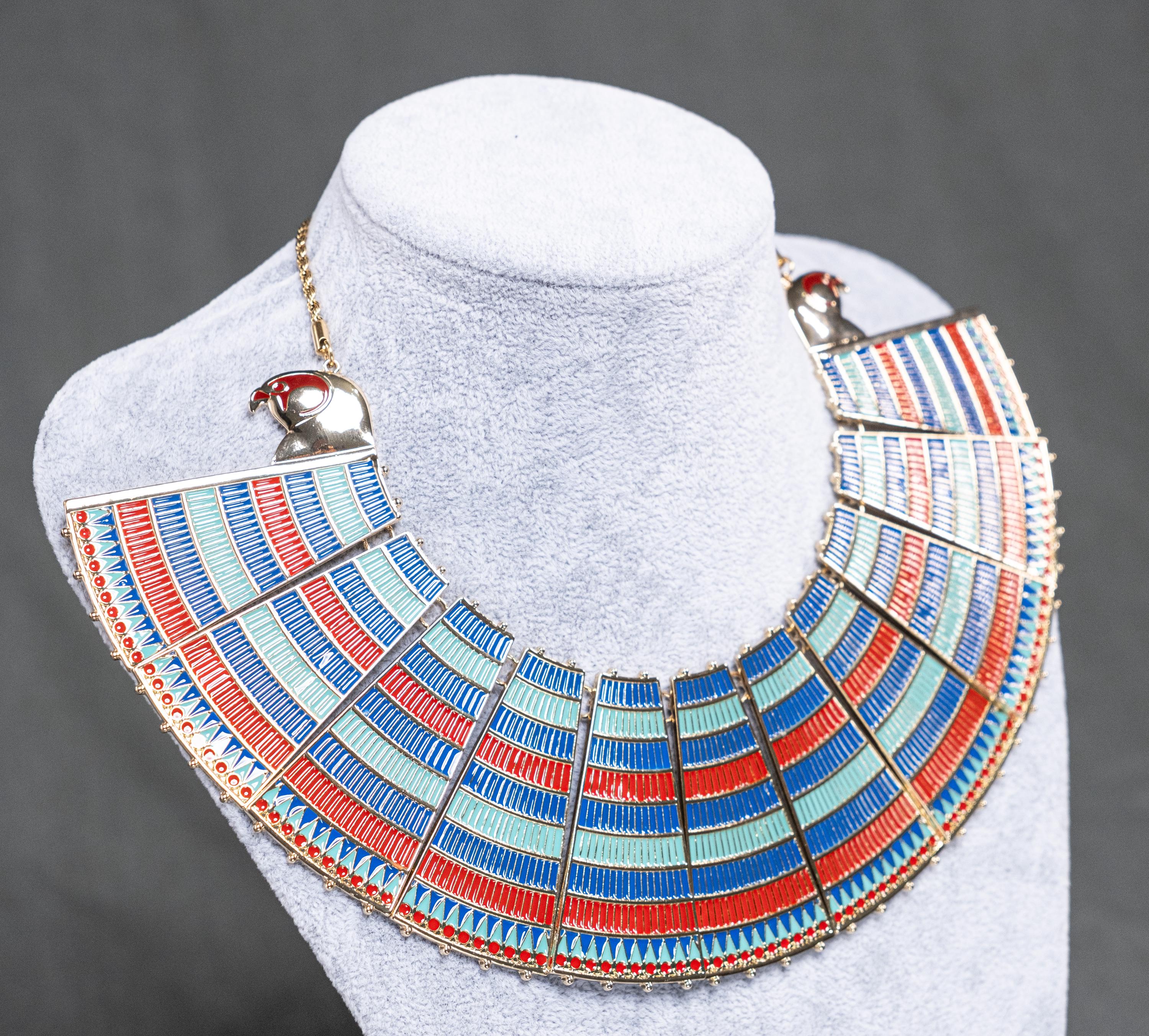 古代エジプトのネックレスのレプリカ、ツタンカーメンのウセク首輪