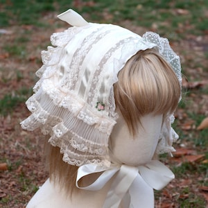 Capota plana victoriana, beige grisáceo claro, cordones suaves, estilo Ren Faire, estilo pradera, cottagecore, campiña