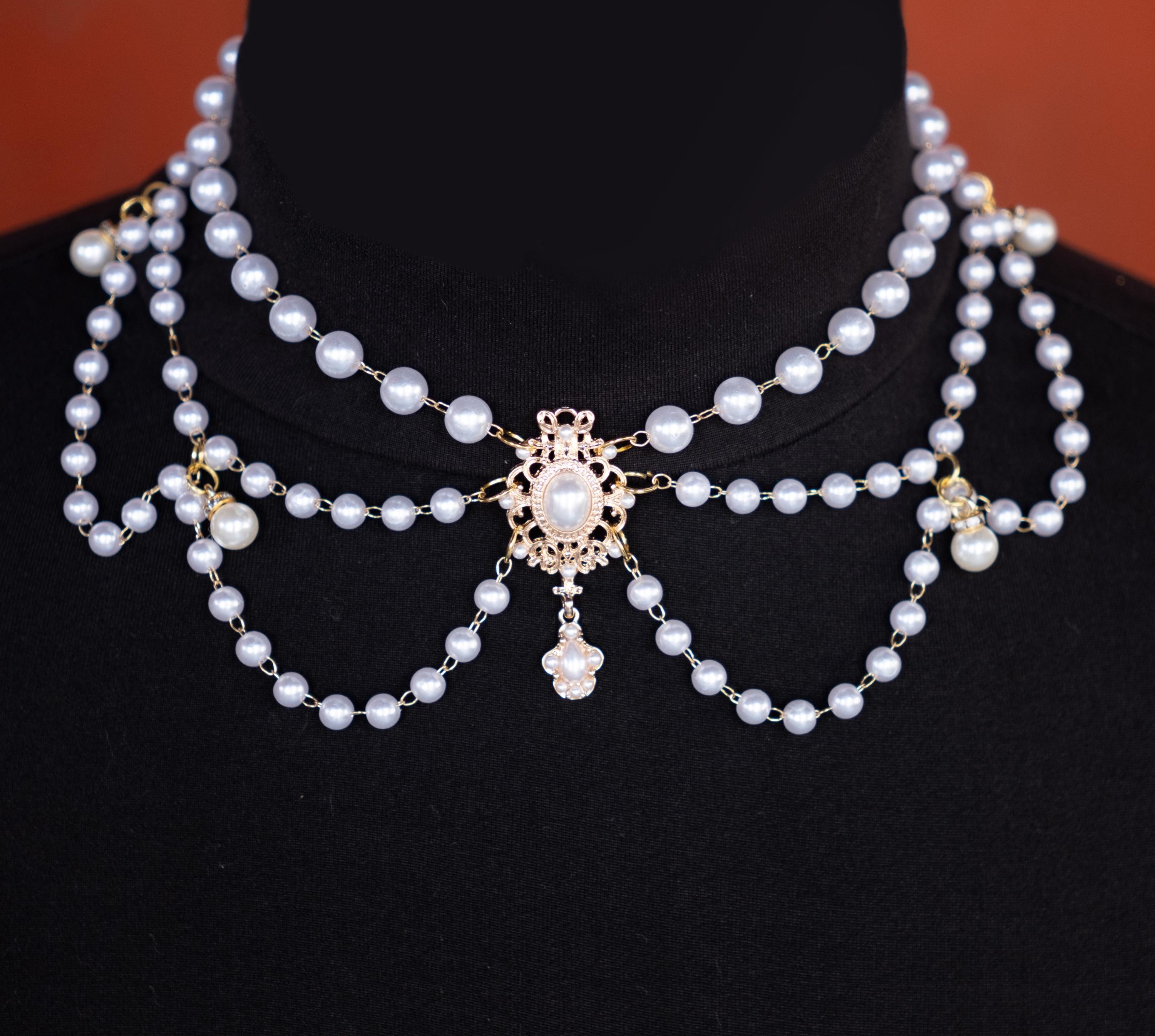 Lolita Necklace Baroque Rococo Pearl White Gold Classic