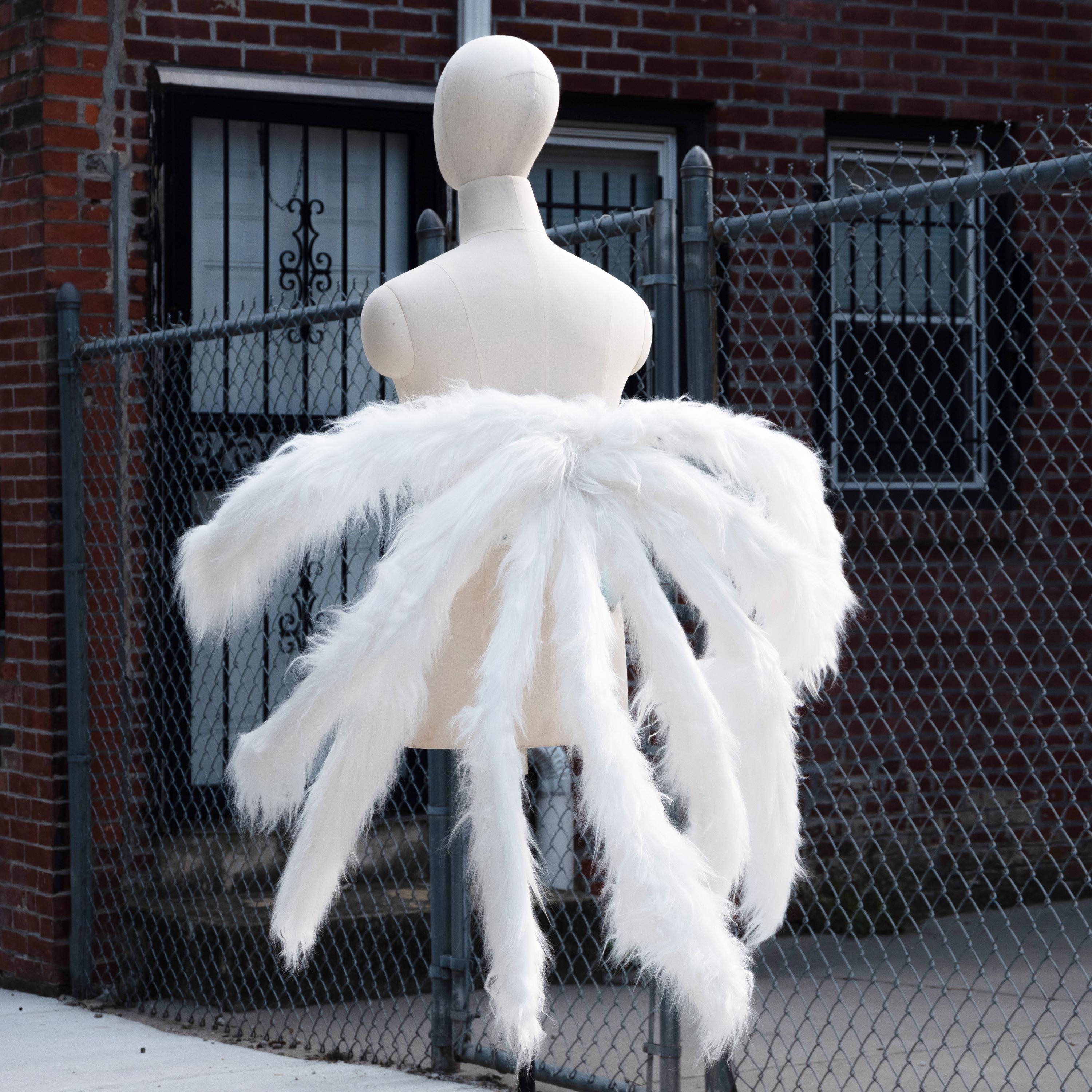 White Tails コスチュームフィギュア 6体セット　ワイテルズ Nine-tailed Fox Tail, 32 In, White Gumiho Tail, White Tomoe Tail