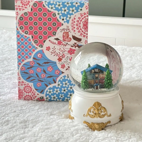 Taylor Swift Lover House Snow Globe w/ Box - Brand New in Box - Limited Edition