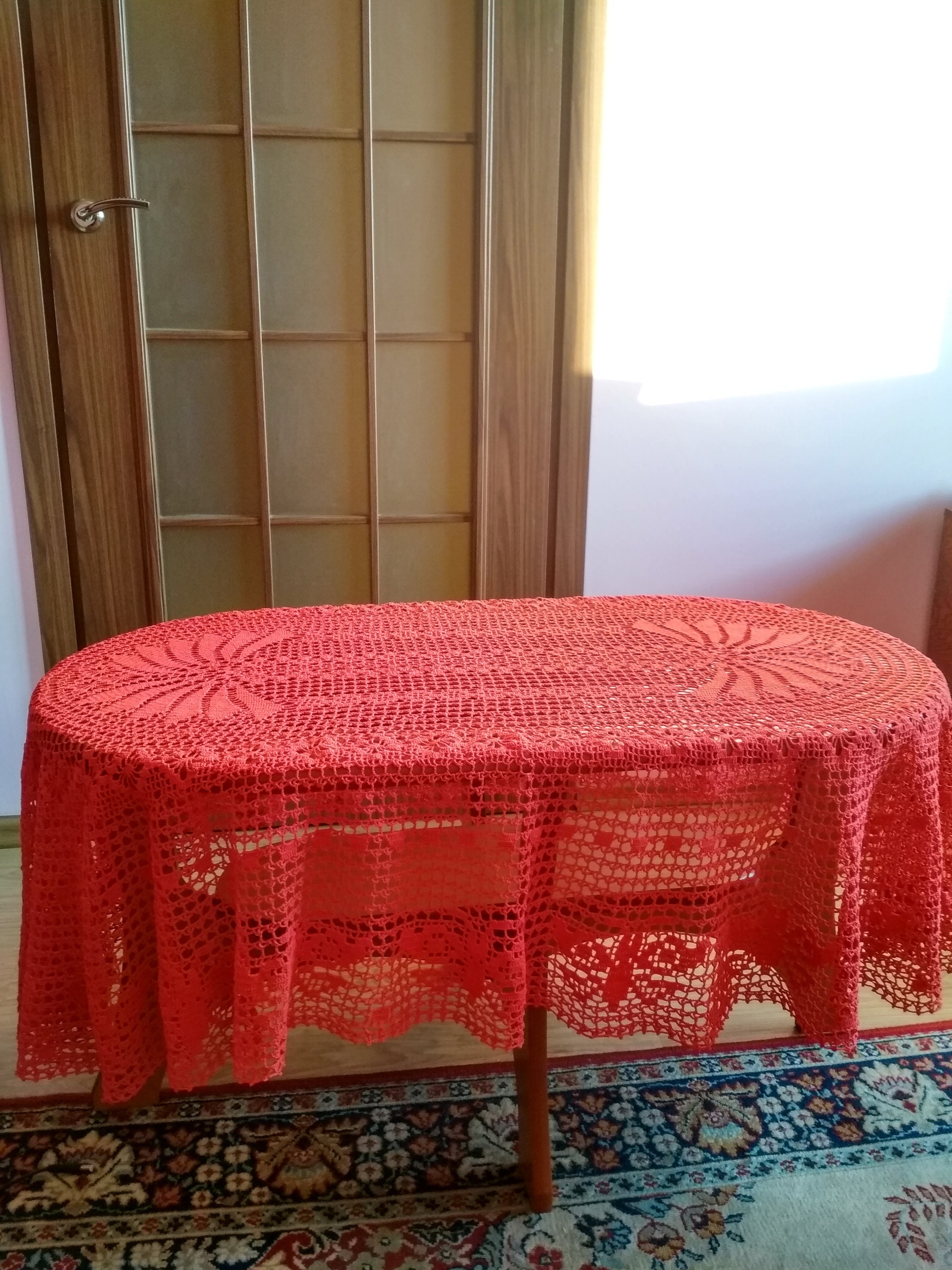 Oval Animal Print Tablecloths main image 0