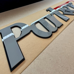 &quot;3D Rashed Marine &quot;&quot;PARKER&quot;&quot; 31,5 &quot;L x 6,5&quot; H Modernes Boot Logo Aufkleber mit 3 M Klebeband und Schablonenpackung mit 2 benutzerdefinierten Farboptionen Acryl-UV-beständig.&quot;