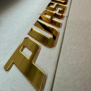 "3D Rashed Marine ""PURSUIT"" 20 "L x 2,6" H Modern Boot Logo Aufkleber mit 3 M Klebeband und Schablonenpackung mit 2 benutzerdefinierten Farboptionen Acryl-UV-beständig."