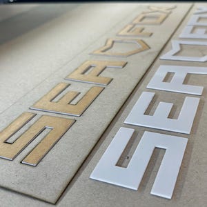 "3D Rashed Marine ""SEA FOX"" 20 "L x 3" H Seafox Modernes Boot Logo Aufkleber mit 3 M Klebeband und Schablonenpackung 2 Benutzerdefinierte Farbe Acryl UV-Beständig."
