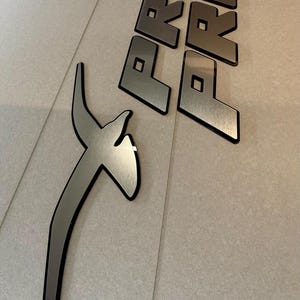 „PRO-LINE“ 42 „L x 5,5“ H-Boot-Logo-Aufkleber mit 3 M Klebeband und Schablonenpackung mit 2 benutzerdefinierten Farboptionen Acryl-UV-beständig