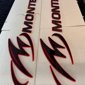 3D Rashed Marine „MONTEREY“ 43 „L x 7,5“ H Gesamt Modernes Boot Logo Aufkleber mit 3 M Klebeband und Schablone 2er Pack Benutzerdefinierte Farbe Acryl UV-beständig