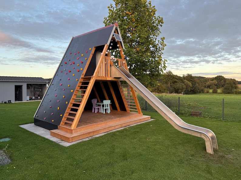 Planos de casitas de juegos triangulares. Planos de casitas de juegos para niños, planos de casas de jardín de madera, hágalo usted mismo con los archivos digitales descargables. imagen 4