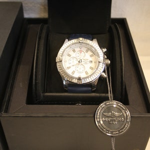 Breitling Super Avenger 48mm mit Gummi, Kautschuk/Taucherband u. Faltschließe Top Zustand Bild 1