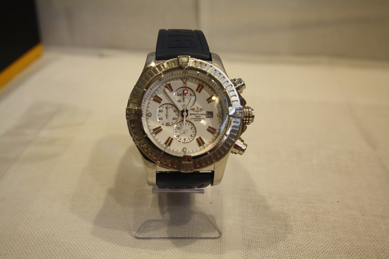 Breitling Super Avenger 48mm mit Gummi, Kautschuk/Taucherband u. Faltschließe Top Zustand Bild 4