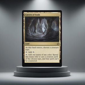 Op de afbeelding: Een Magic: The Gathering-kaart getiteld "Cavern of Souls" met een gouden rand. De kaart toont een illustratie van een grot met helder licht. De tekst beschrijft het landtype en de vaardigheden.