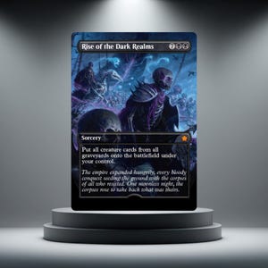 Può includere: Una carta collezionabile rettangolare intitolata Rise of the Dark Realms con un'illustrazione fantasy blu scuro e viola raffigurante scheletri e spiriti. Il testo della carta descrive un effetto stregoneria per recuperare carte creatura.