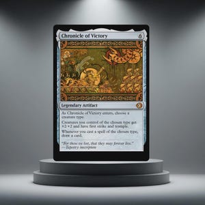 Può includere: Una carta di Magic: The Gathering intitolata "Chronicle of Victory" su sfondo nero. La carta presenta un'illustrazione con toni oro, marrone e verde. Il testo descrive la sua funzione come artefatto leggendario.