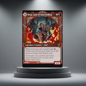 Peut inclure: Une carte à collectionner intitulée Birgi, God of Storytelling, présentant une illustration centrale d'un personnage entouré de flammes. La carte possède une bordure noire et orange avec des motifs complexes, du texte détaillant les règles et un score de 3/3.