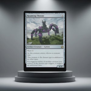 Op de afbeelding: Een Magic: The Gathering-kaart met de "Roaming Throne". De kaart toont een mechanisch wezen in paars en grijs, tegen een groene achtergrond. De tekst op de kaart beschrijft zijn vaardigheden en het type wezen.
