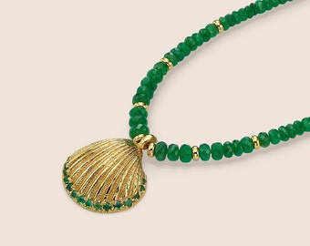 Emerald Shell Necklace in 14K Gold, Natural Emerald Beads, Gemstone Seashell Pendant, Handmade Green Gold Jewelry for Women, Gift For Wife