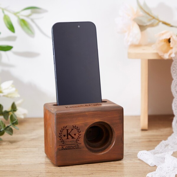 Haut-parleur en bois pour téléphone portable, haut-parleur gravé, station d'accueil personnalisée, cadeau de Noël pour homme, amplificateur de téléphone en bois, amplificateur de bureau