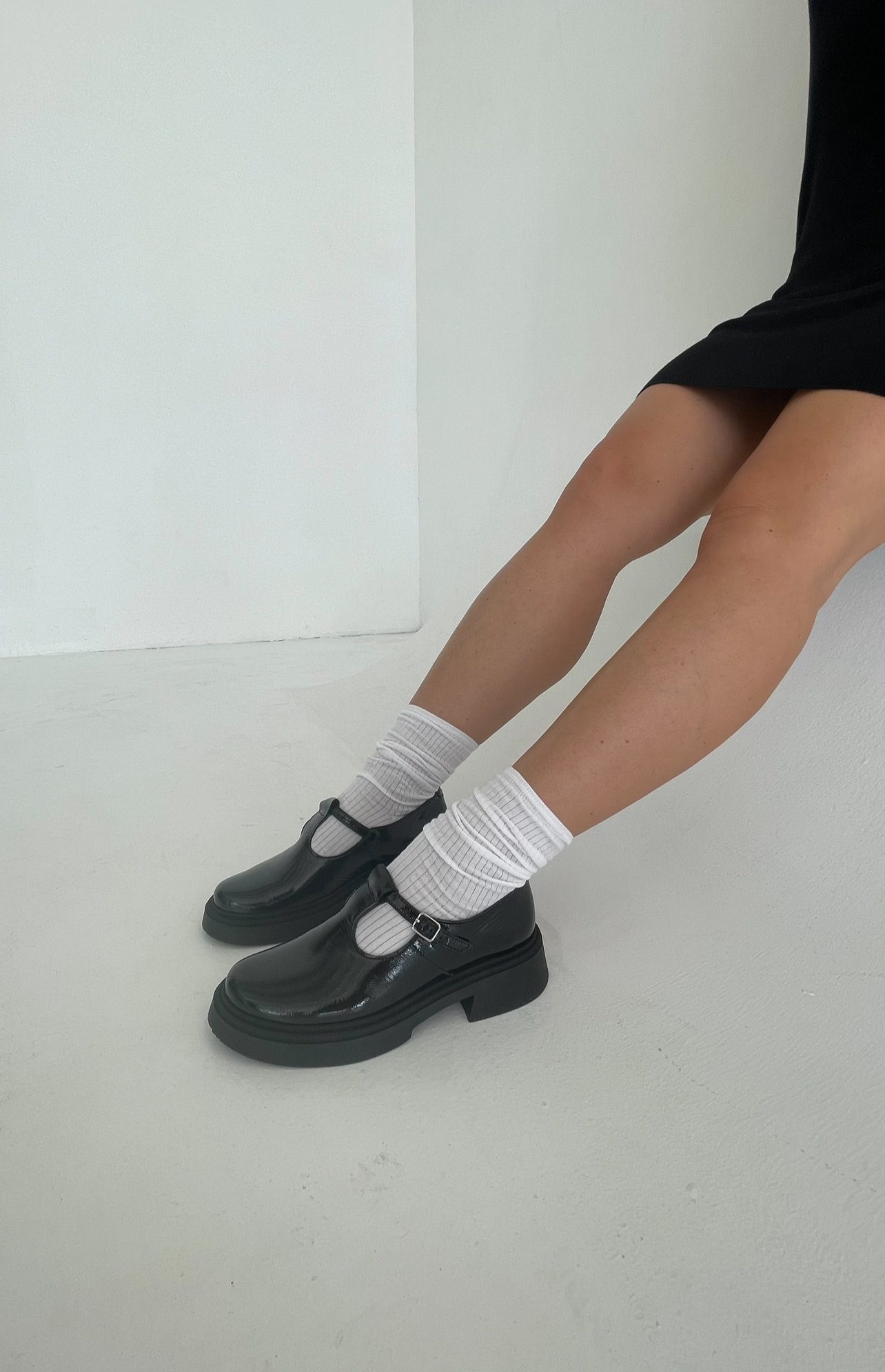 comfortable black mary jane shoes