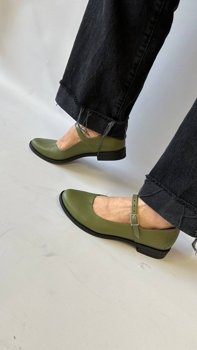 comfortable black mary jane shoes