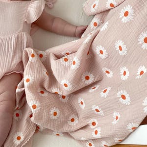 Muslin Swaddle Blanket for Baby Girl, 39x51&quot;, 100% Cotton 2 layer Gauze Baby Blankets, Wild Roses Flowers Swaddle, Floral Baby Shower Gift
