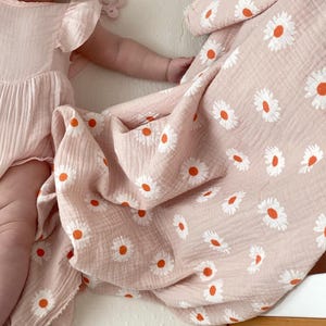 Muslin Swaddle Blanket for Baby Girl, 100% Cotton 2 layer Gauze Baby Blankets, Pink Daisy Swaddle, Floral Baby Shower Gift