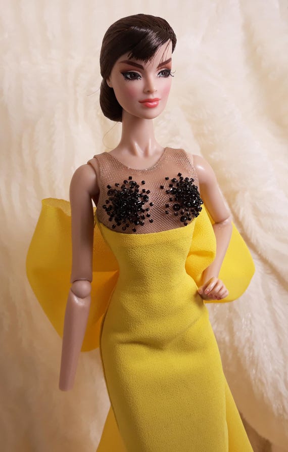 Poppi Doll Cambiar Vestidos A Barbie Muñeca Kiara Princesa Poppi