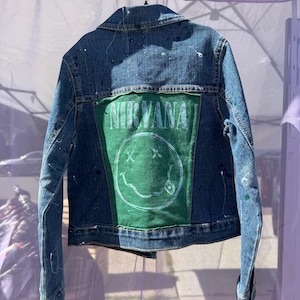 Kurtka jeansowa Nirvana dla Twojej pociechy
