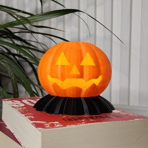 Spooky Pumpkin Light With Flickering LED - Perfect for Halloween!
