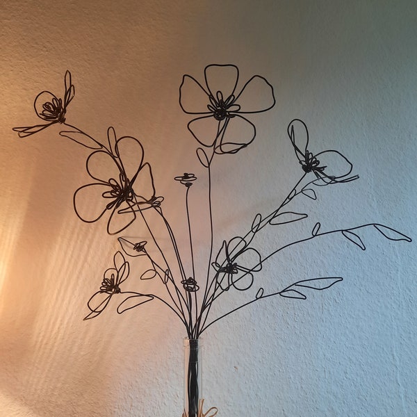 Bouquet de fleurs en fil de fer fait main, fil d'aluminium noir, sept éléments floraux, cadeau pour Noël, fête des mères, Saint-Valentin, mariage