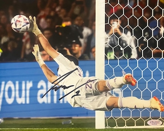 ロベルト・レヴァンドフスキのサイン入りFCバルセロナ写真（COA付き