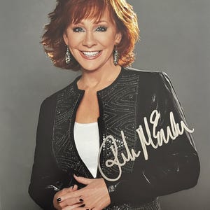 Reba McEntire signed photo with COA