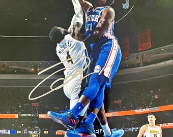 Foto autografiada de Joel Embiid con certificado de autenticidad