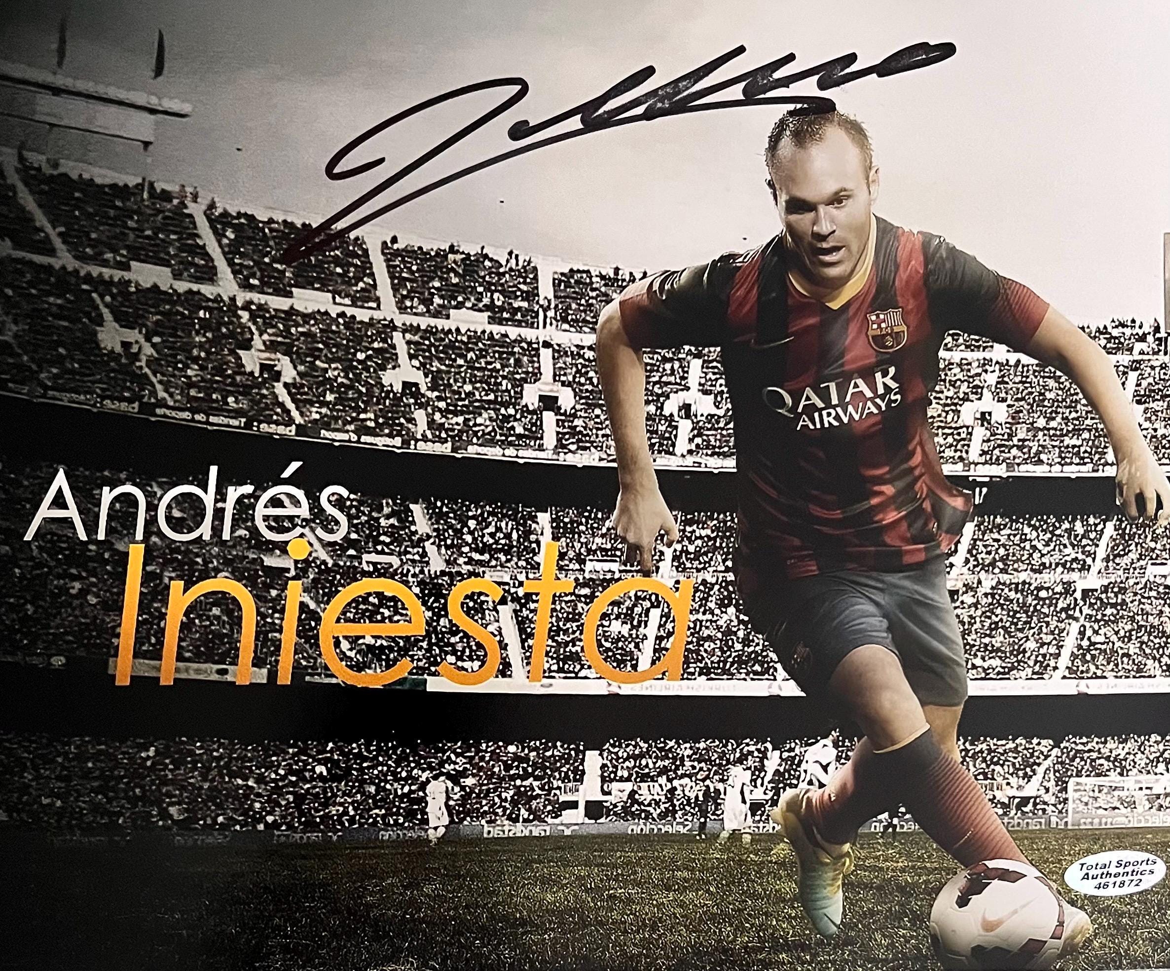アンドレス・イニエスタの直筆サイン入りサッカーFCバルセロナ写真