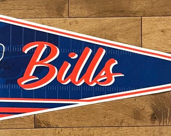 Josh Allen autografió el banderín de los Bills con COA