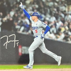 フレディ・フリーマン ドジャース直筆サイン入り写真（COA付き