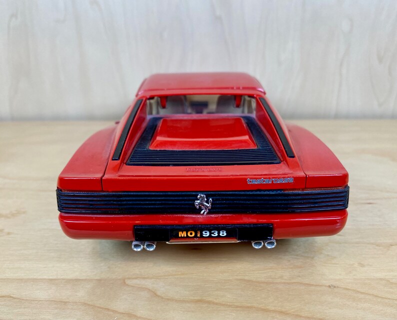 FERRARI TESTAROSSA 1984 chrom échell 1/18 BURAGO voiture miniature de